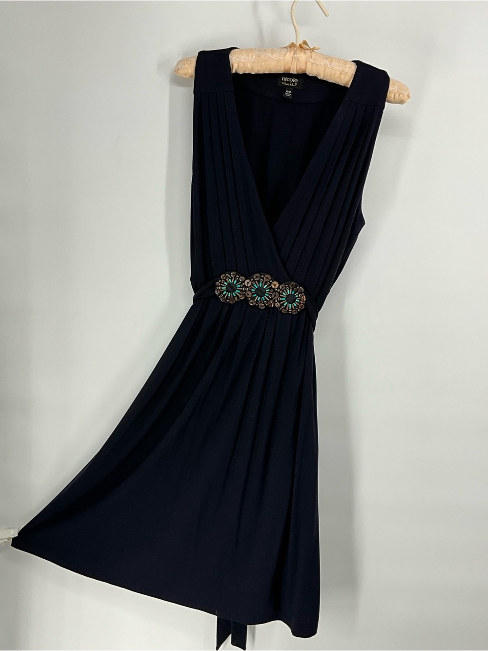 Nicole Navy V‑Neck Boho Chic Pleated Mini Rayon Dress with Beaded Waist M - Picture 2 of 6